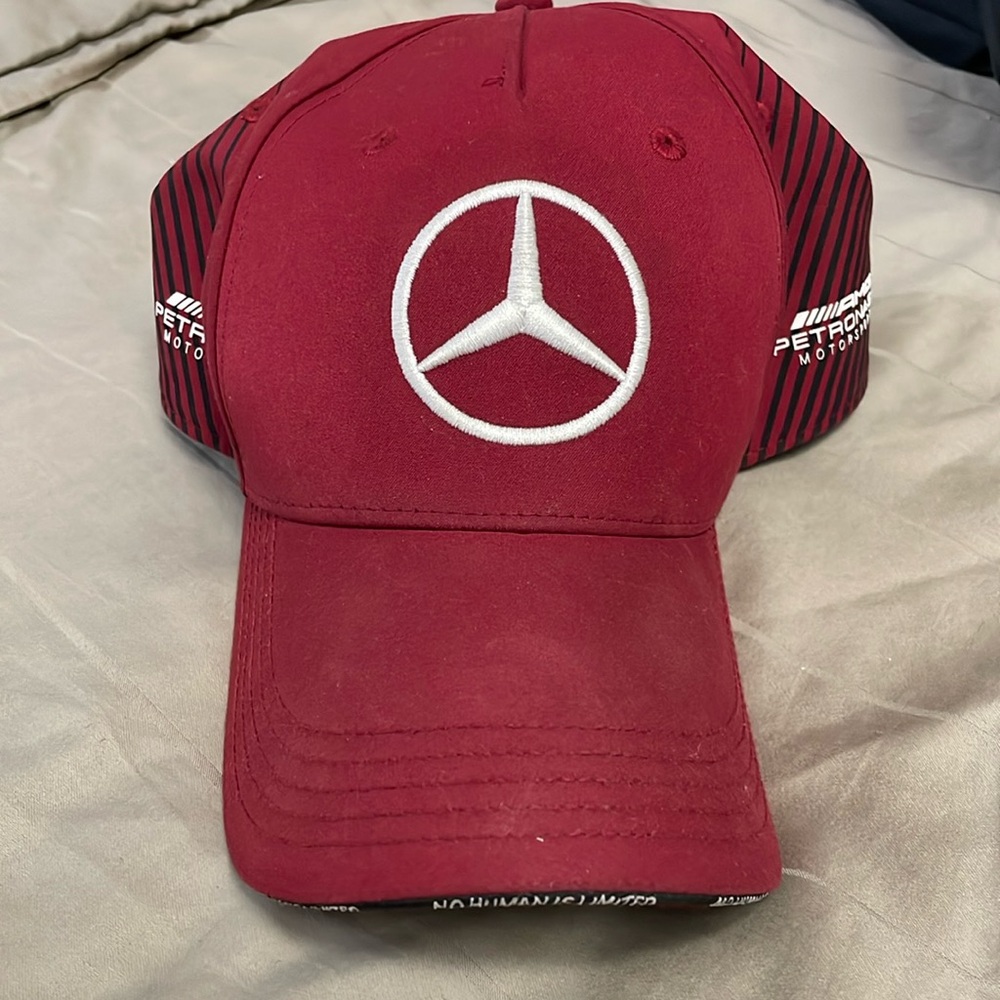 Mercedes AMG Petronas Hat